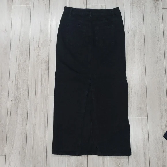 3/$65 RW&CO black denim skirt - Picture 2 of 8